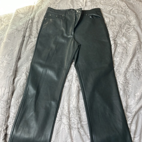Green leather pants (L) - Picture 3 of 3